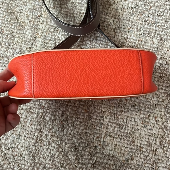 Kate Spade Vibrant Orange Crossbody Bag - Picture 4 of 9